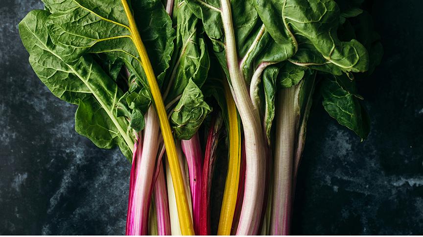 © Foto: Unsplash Mangold mit unterschiedlich farbenen Stielen