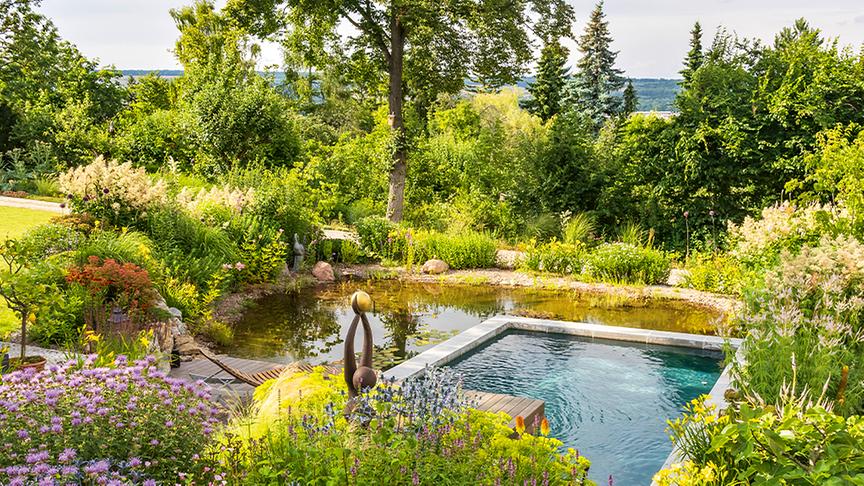 Die Draußen Daheim GmbH wurde 2026 zum Newcomer des Jahres gekürt. Auf dem Grundstück einer ehemaligen städtischen Wetterwarte schuf sie eine Oase der Lebensfreude.