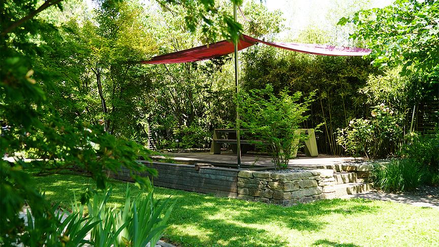 Die Gärtnerinnen auf der Garten Tulln präsentieren den Chillout-Garten.