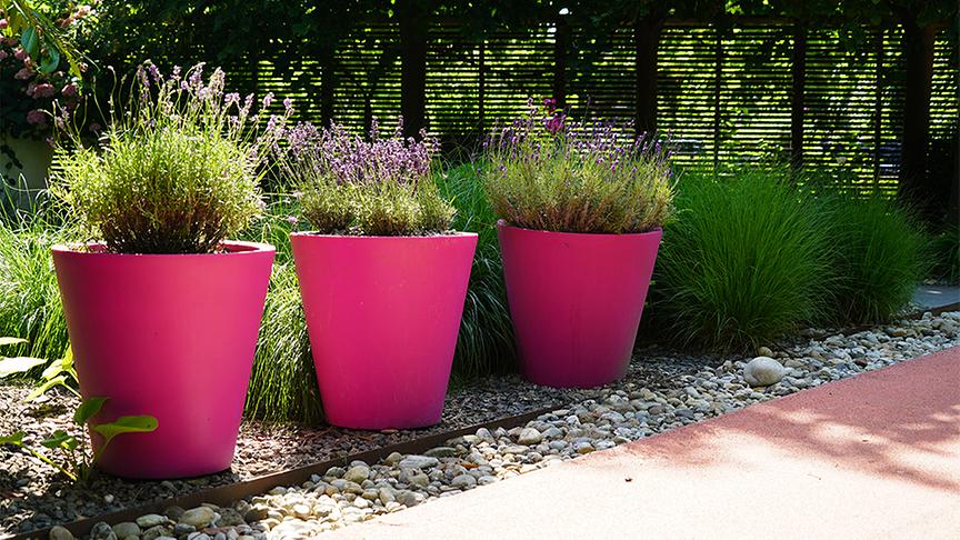 Die Gärtnerinnen auf der Garten Tulln präsentieren den Chillout-Garten.