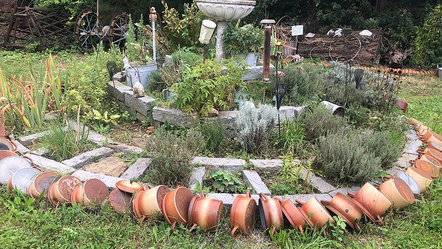 Karl Ploberger zu Besuch im Sonnenkräuterhof von Gertraude Schmidt.