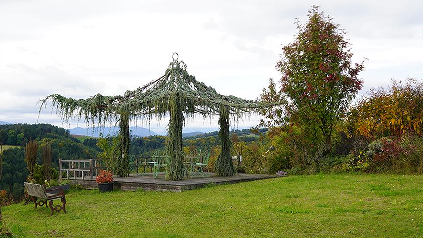 © Foto: Natur im Garten/ Leopold Mayrhofer Im asiatischen Gartenparadies von Bernd Hochwarter