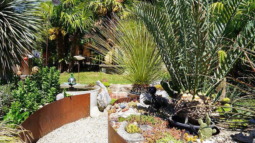 © Natur im Garten/ Leopold Mayrhofer Zu Besuch im palmenbewachsenen Garten von Klaus Gowald.