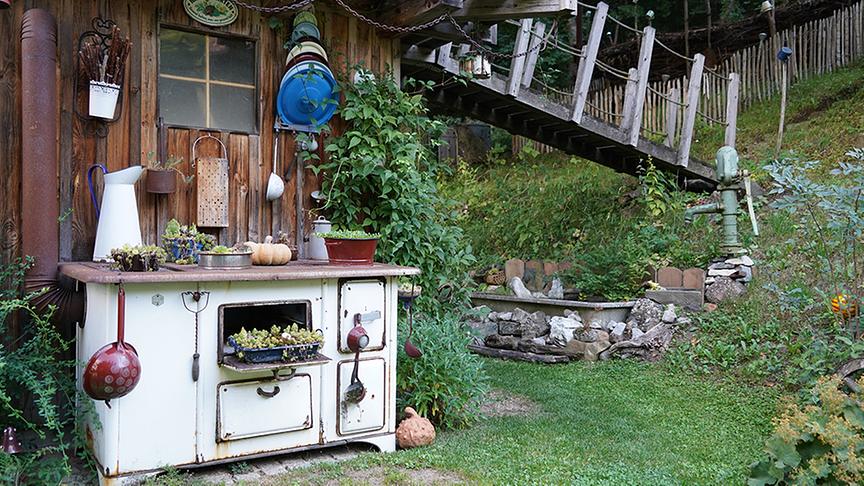 © Leopold Mayrhofer/Natur im Garten Zu Besuch im Upcycling-Garten von Tina und Martin Perina
