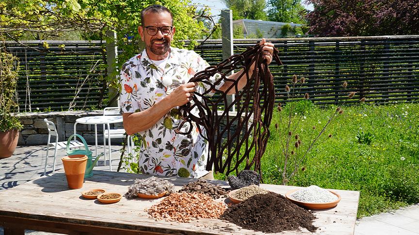 Karl Ploberger stellt Dünger vor