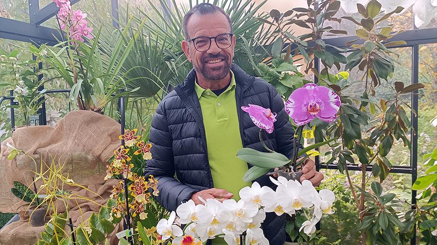 Karl Ploberger stellt Orchideensorten vor.