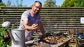Karl Ploberger spricht über das "schwarze Gold" - den Kompost.