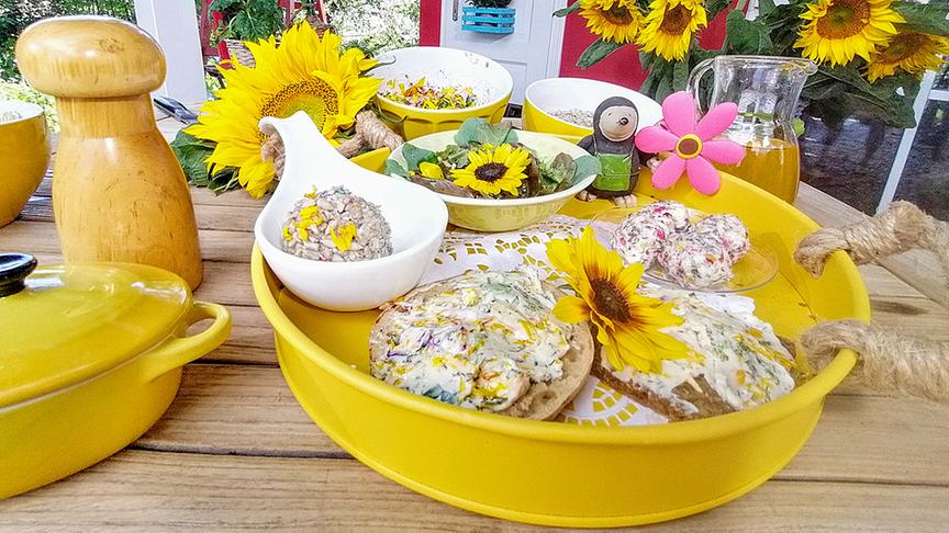 Sommergerichte mit Sonnenblumen.