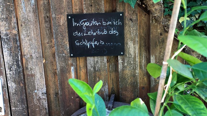 Einblick in den Gastgarten in Graz.