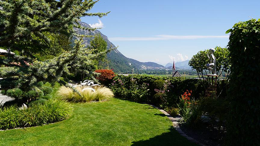 Zu Besuch im Garten von Familie Erharter.