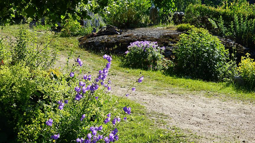 Blick in den Gastgarten.