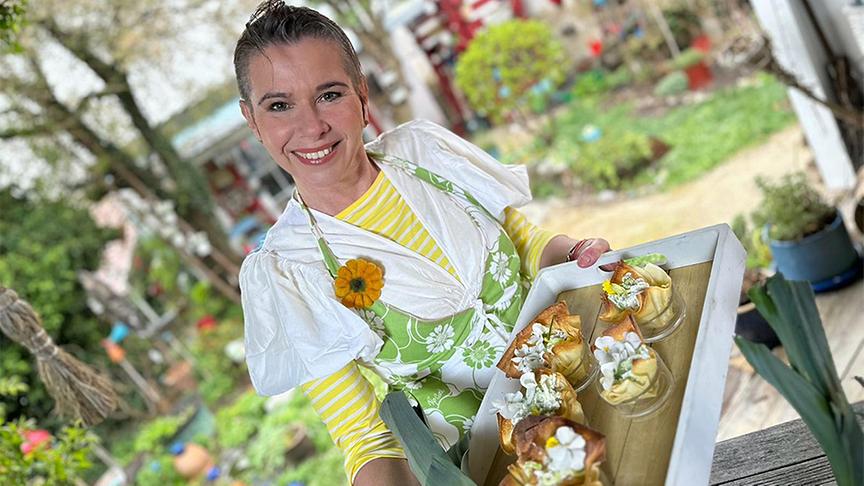 Uschi Zezelitsch stellt ein dekoratives Lauchrezept vor.