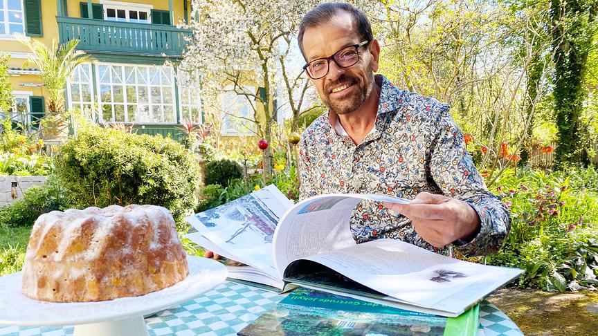 Im Bild: Karl Ploberger in seinem Privatengarten in Seewalchen in Oberösterreich.