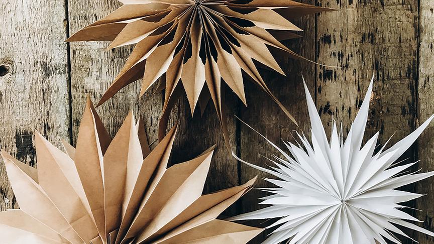 © Foto: Colourbox Selbstgemachte Papiersterne