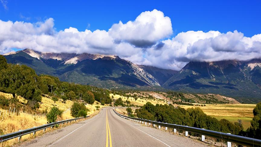Die Ruta Nacional 40 ist mit 5301 km die längste Nationalstraße Argentiniens und gleichzeitig eine der längsten Fernstraßen der Welt.
