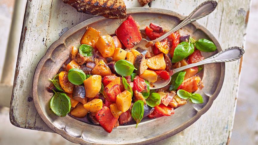 Patate melanzane e peperone/ Gemüse-Peperonata