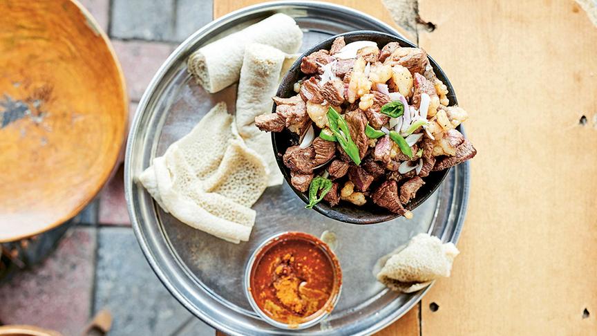 © Knesebeck Verlag Rindfleisch mit Zwiebeln und Jalapeño-Chilischote