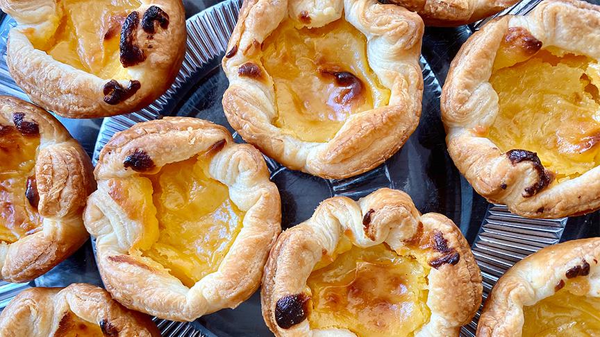Pastéis de Nata, das quasi Nationalgebäck Portugals. 