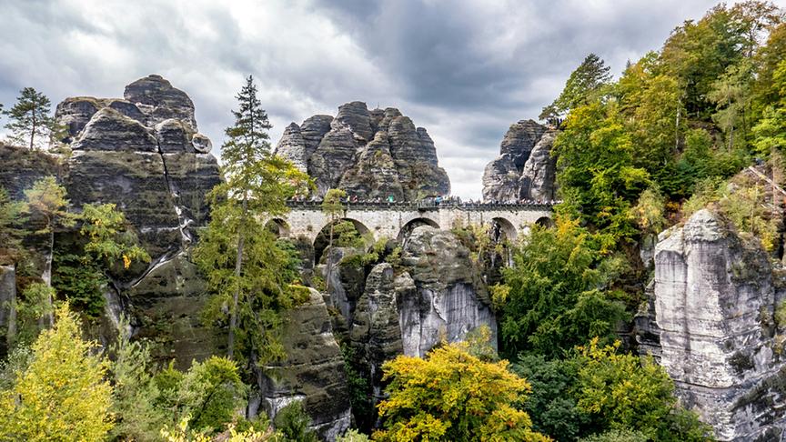 Der Nationalpark Sächsische Schweiz ist der einzige nichtalpine Felsennationalpark in Deutschland - und mit etwa 94 Quadratkilometern einer der kleinsten der Bundesrepublik. 
