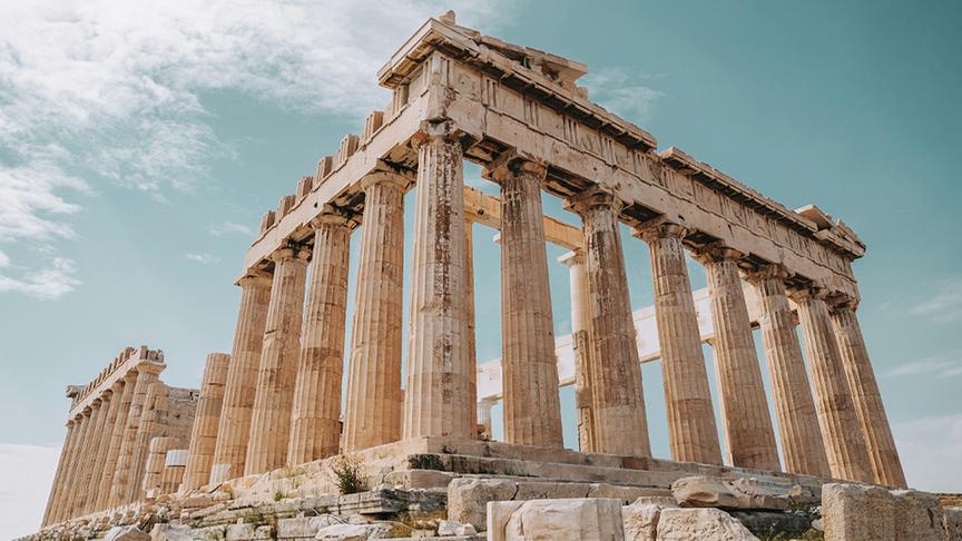 Die Akropolis von Athen ist der große, der Stadtgöttin Athene geweihte Burgberg im Herzen von Athen. Siedlungsspuren weisen bis in die Jungsteinzeit zurück. Seit 1987 ist es auch Teil des UNESCO-Welterbes.