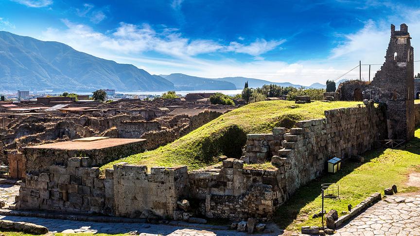 Der Ausbruch des Vulkans Vesuv 79 nach Christus konservierte das römische Alltagsleben der Stadt Pompeji wie eine zeitlich unverfälschte Momentaufnahme für die Nachwelt.