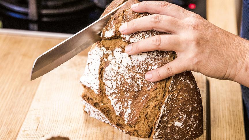 © (c)Nadine Poncioni Helmuts schlichtes Dinkelweißbrot.