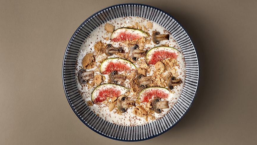 © DK Verlag / Moritz Schmid Süße Champignons, Crème pâtissière, Feige, Keks-Crunch