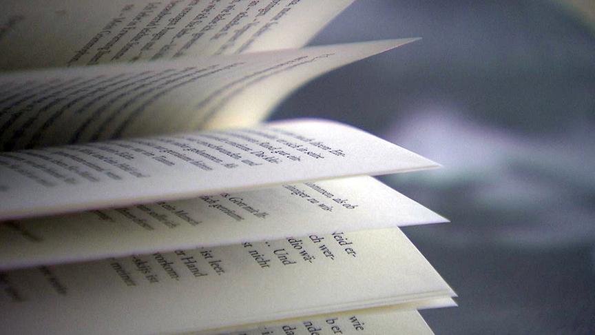 Aufgeblättertes Buch