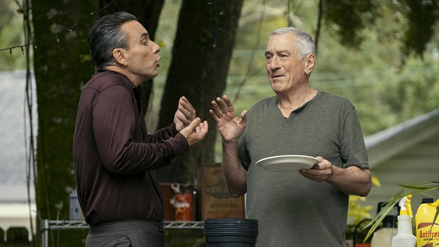 Im Bild: Sebastian Maniscalco (Sebastian), Robert De Niro (Salvo).