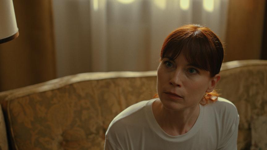 [Teil1] Im Bild: Nora Waldstätten (Deborah Feist).