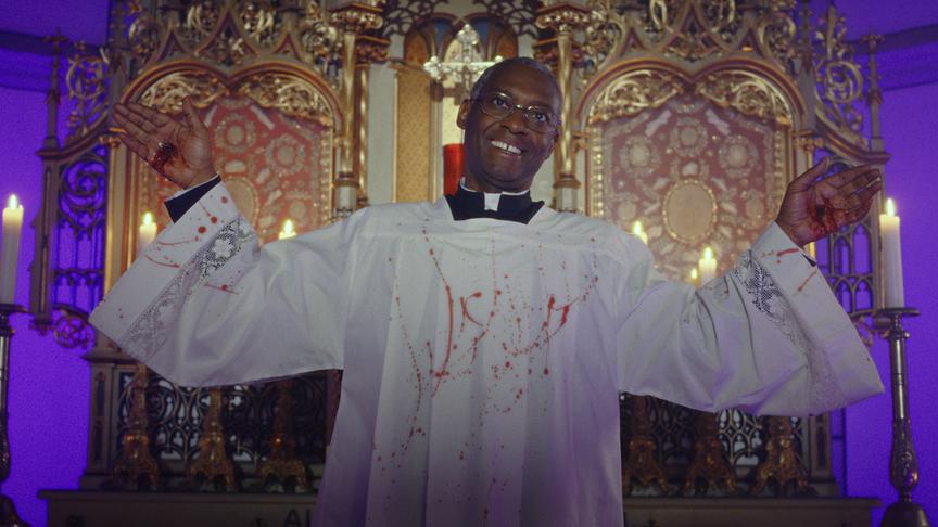 [2. Teil] Im Bild: David Wurawa (Priester Riccardo).