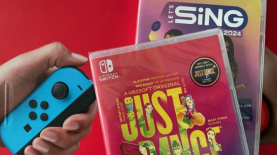 Nintendo Switch & Spiele "Let's Sing 2024 German Version" und "Just Dance 2024 Edition"