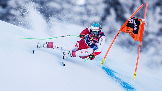 Filmszene aus "Downhill Skiers"