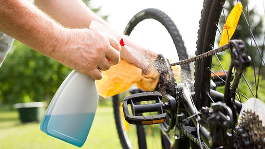 Reinigung von Pedalen