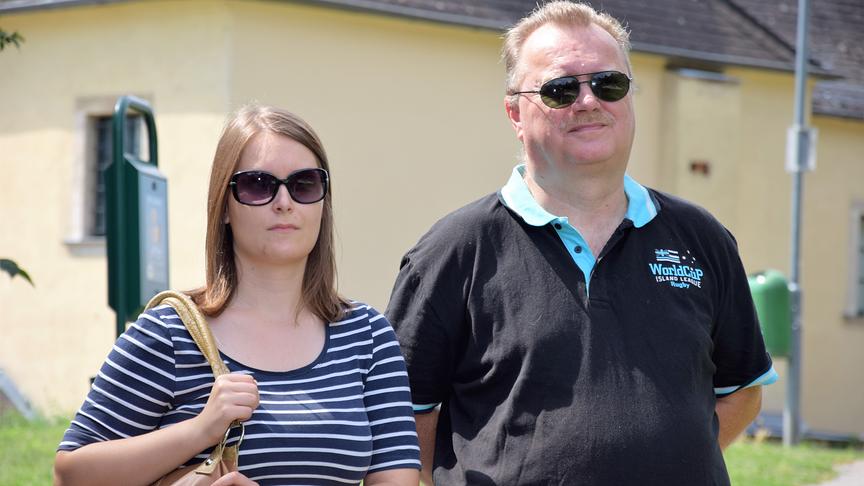 © ORF extra/Heidi Simbürger Herr Biringer und seine Tochter Sabrina.