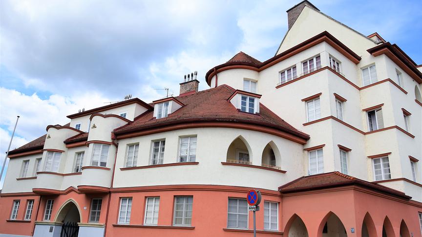 © ORF extra/Heidi Simbürger Der in den 20er Jahren erbaute Schweizerhof – ehemals “die Schweizerei“.