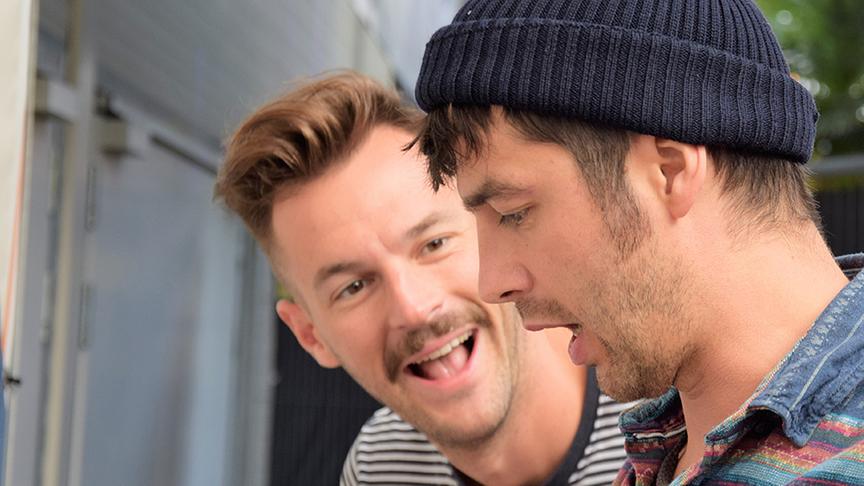 © ORF extra/ Heidi Simbürger "Für wen dürfen wir denn ein Autogramm mitgeben?"