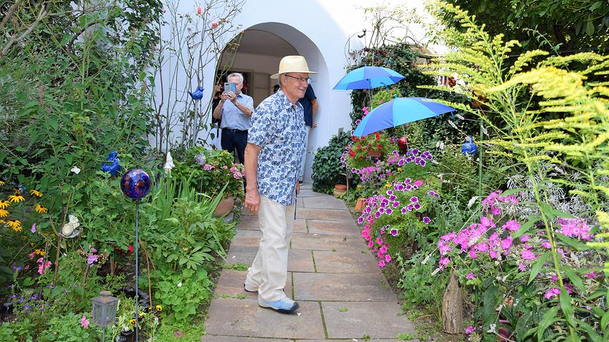 Hinter den dicken Hausfassaden befinden sich oftmals schöne Innenhöfe und auch Gärten, die man ohne Guide wohl kaum zu Gesicht bekommt.