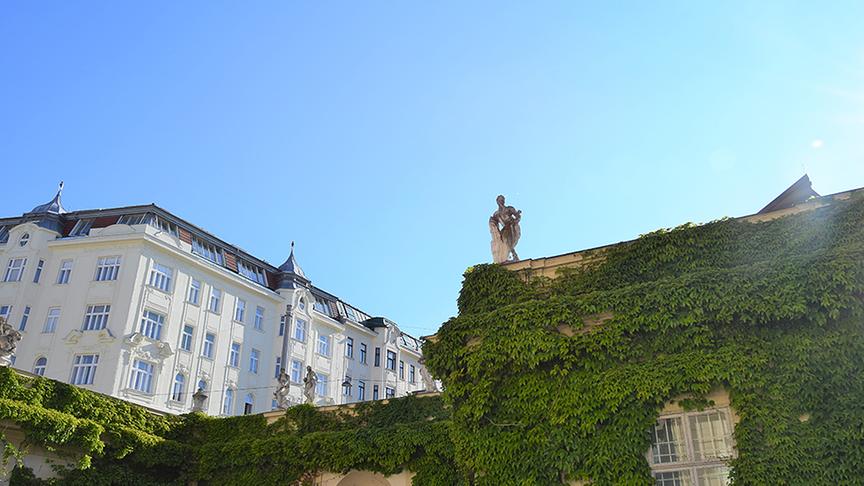 © ORF extra/ Heidi Simbürger Der Garten wurde im Sinn eines klassischen Barockgartens angelegt. In der Fürstengasse befand sich gegenüber dem Palais die 1700 erbaute Orangerie.