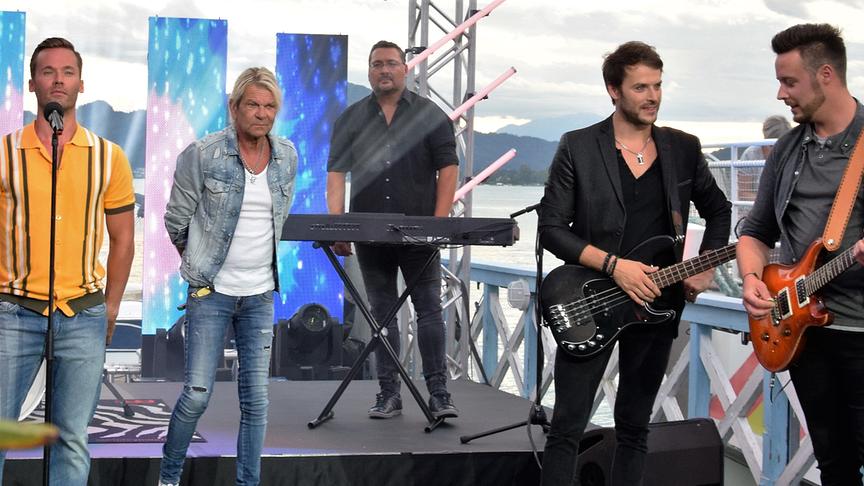 Matthias Reim bereitet sich auf seinen Auftritt vor.