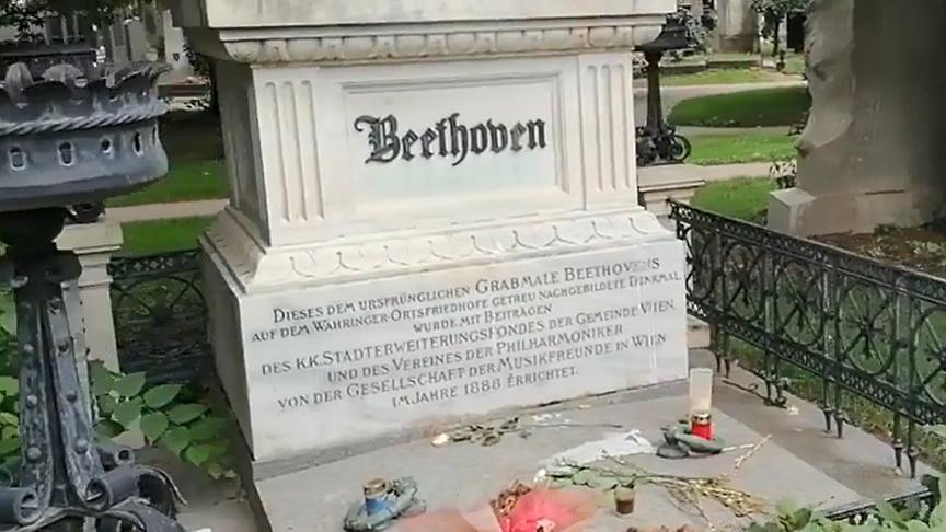 Am Wiener Zentralfriedhof berühmte Gräber entdecken ...