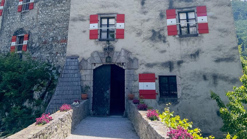 Im Bild: Burg Strechau.