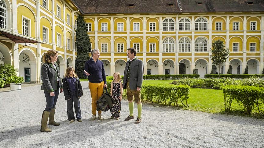 © ORF/Interspot Im Bild: Johann-Philipp Spiegelfeld, Angelika Meran, Franziska Meran, Fillipa Meran, Franz Meran.