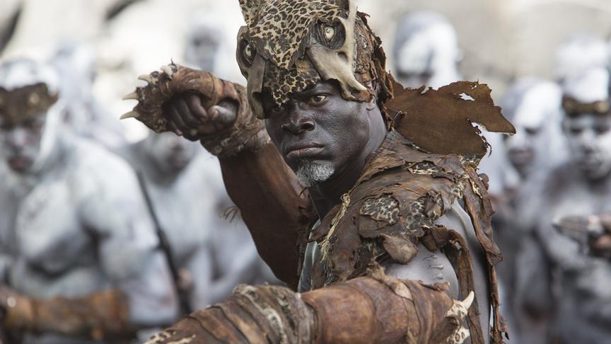 Im Bild: Djimon Hounsou (Chief Mbonga).
