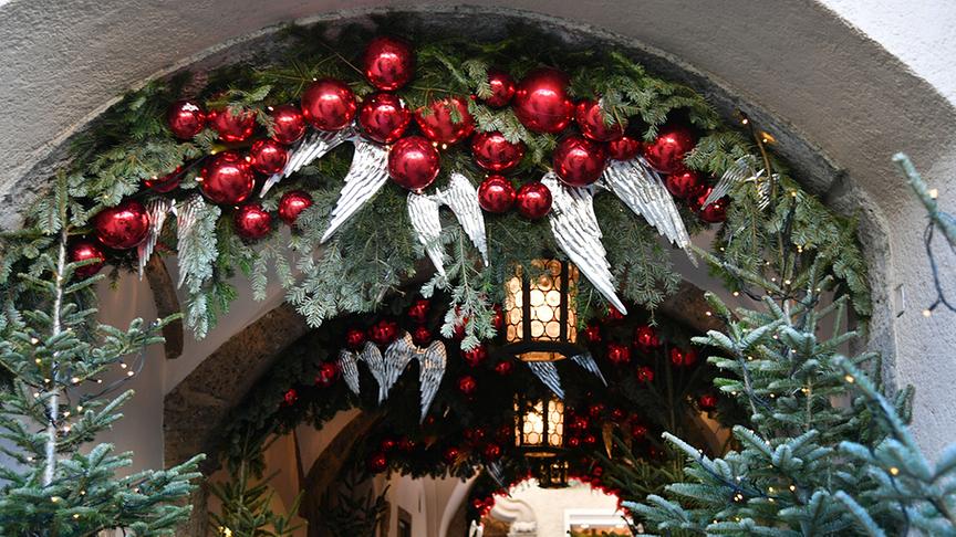 © APA/ Barbara Gindl Weihnachtlich geschmücktes Salzburg.