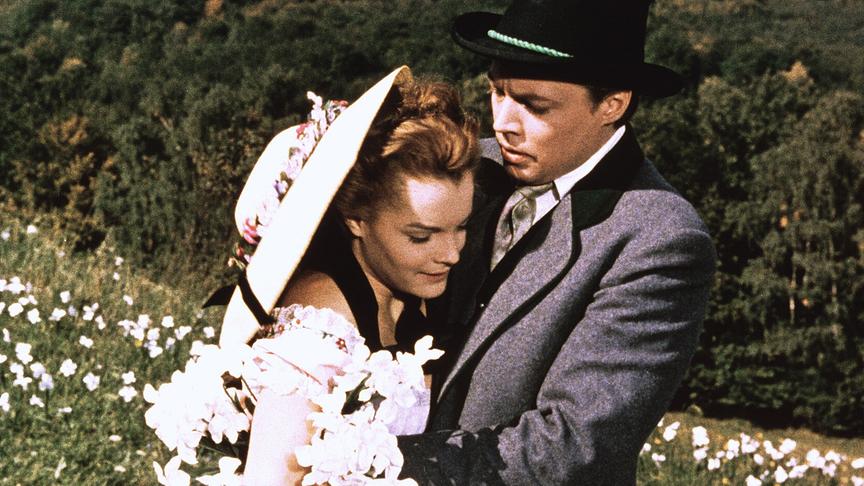 Im Bild: Karlheinz Böhm, Romy Schneider.