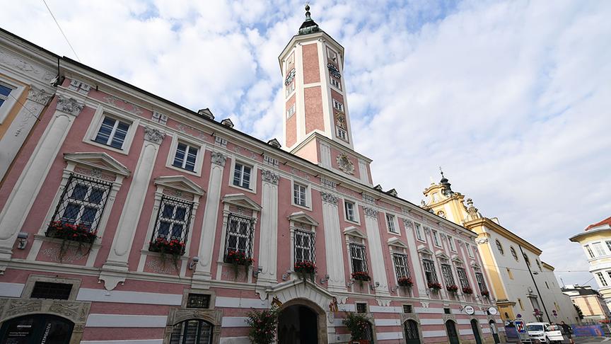 © APA/ Helmut Fohringer Das St. Pöltener Rathaus.