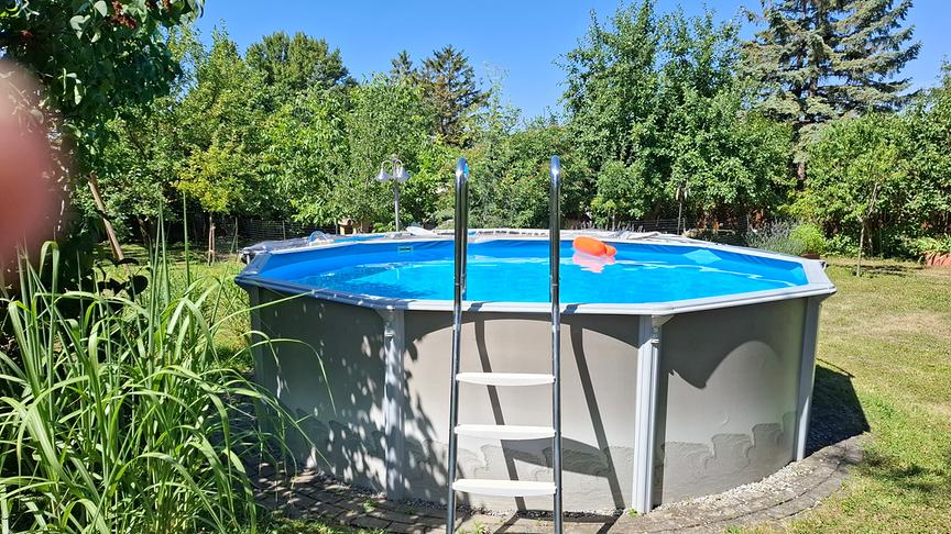 Urlaub zaus im Pool bei 32 Grad Wasser Temperatur. (Andreas Linhart)