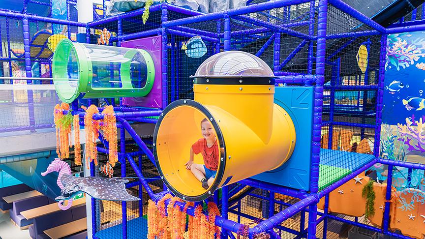 © Foto: Playworld Wien Klettergerüst in der Haupthalle
