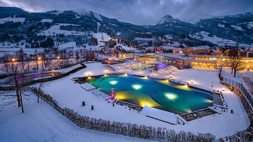 Alpentherme Gastein bei Nacht